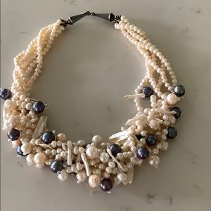 Pearl and shell necklace. White and gray